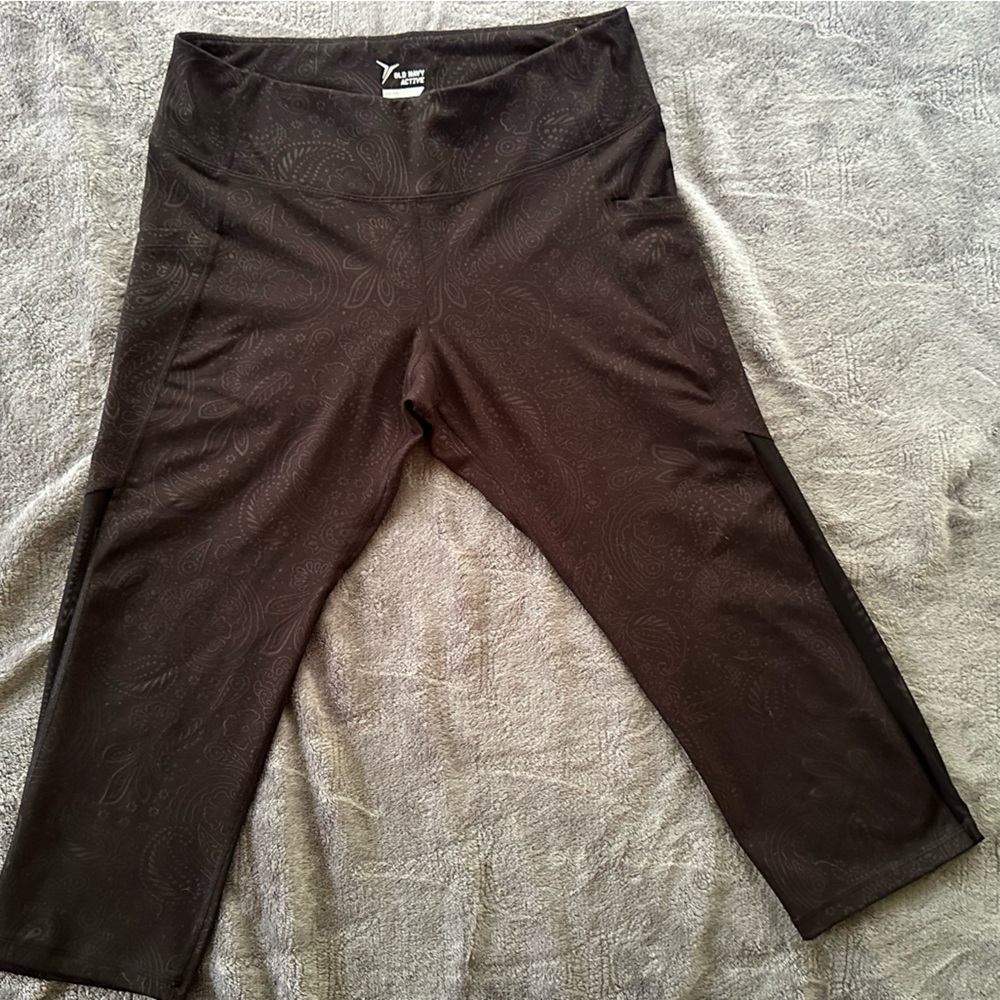 Old navy cropped leggings